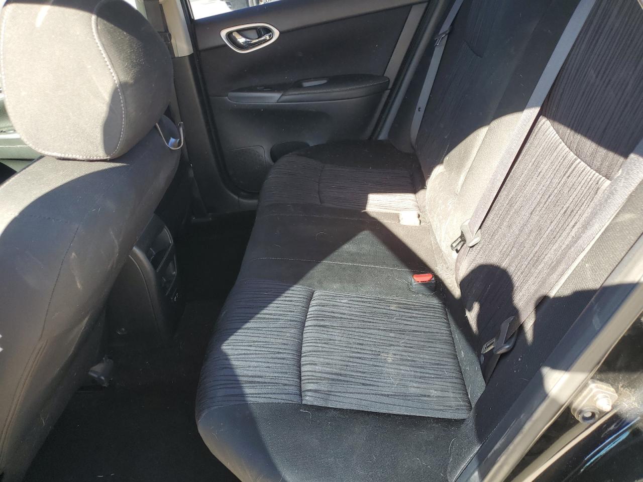 Nissan Sentra S Image 3