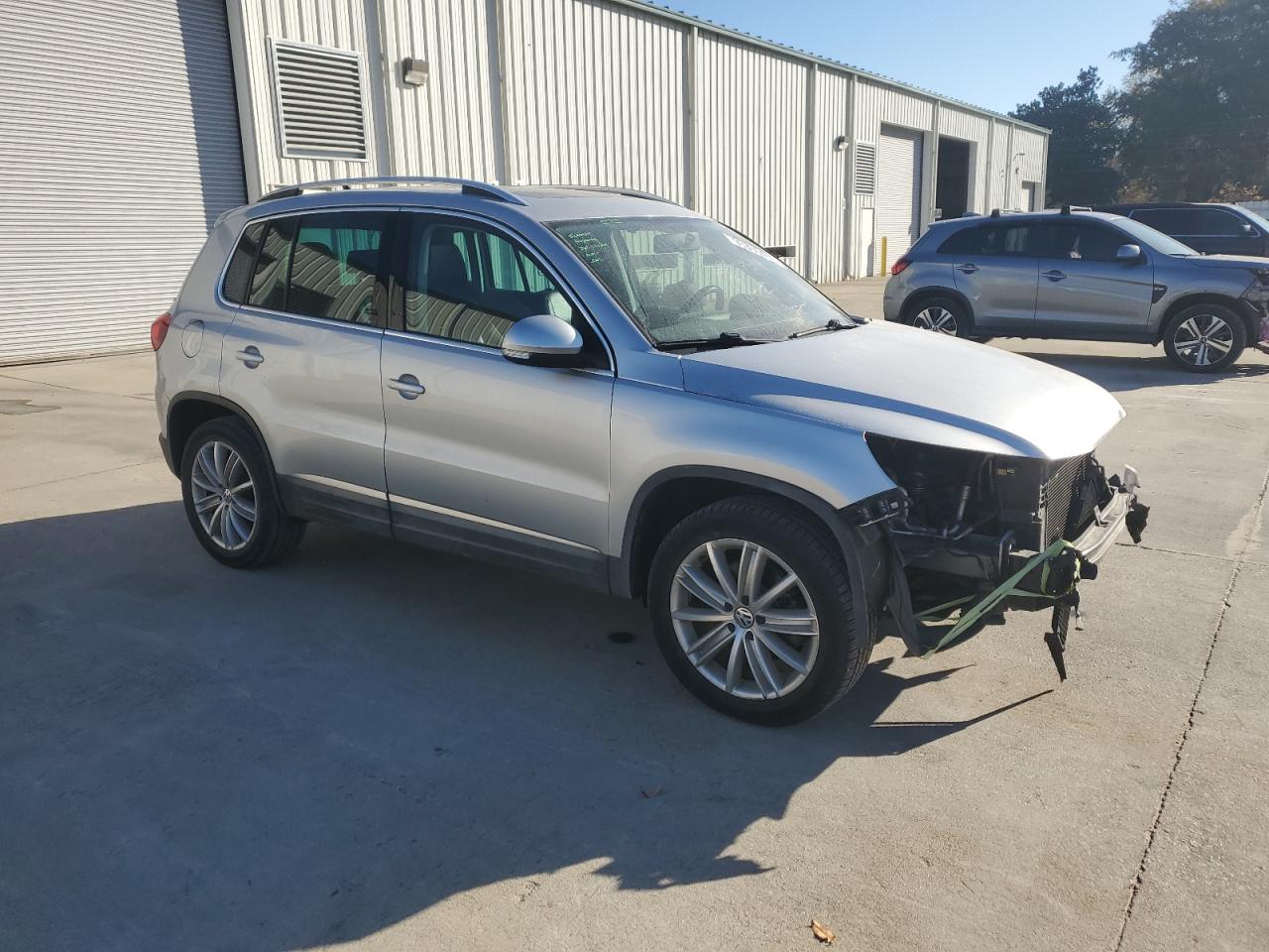 Volkswagen Tiguan S Image 9