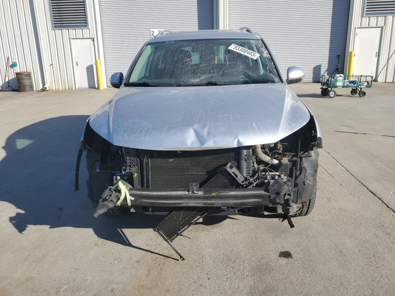 Volkswagen Tiguan S Image 11