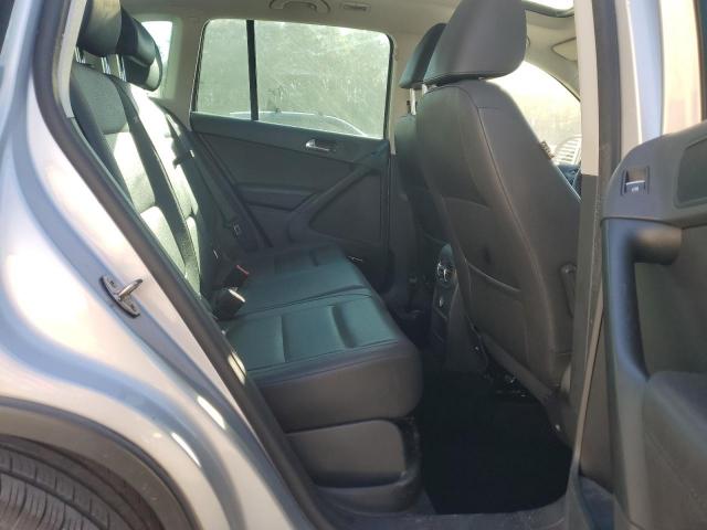 Volkswagen Tiguan S Image 8
