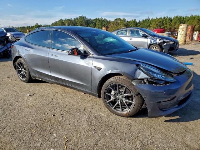 Tesla Model 3 Image 6