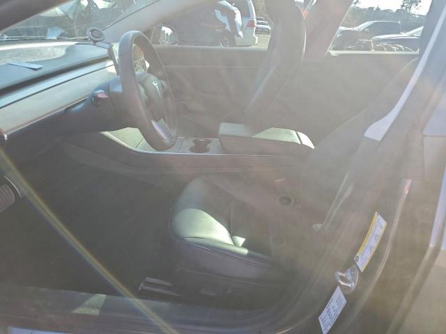 Tesla Model 3 Image 7