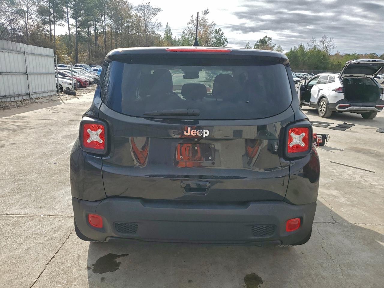Jeep Renegade Sport Image 2
