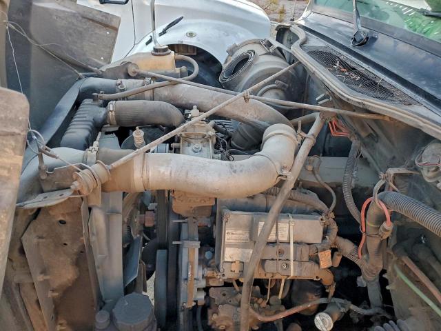 International 4900 4900 Image 5