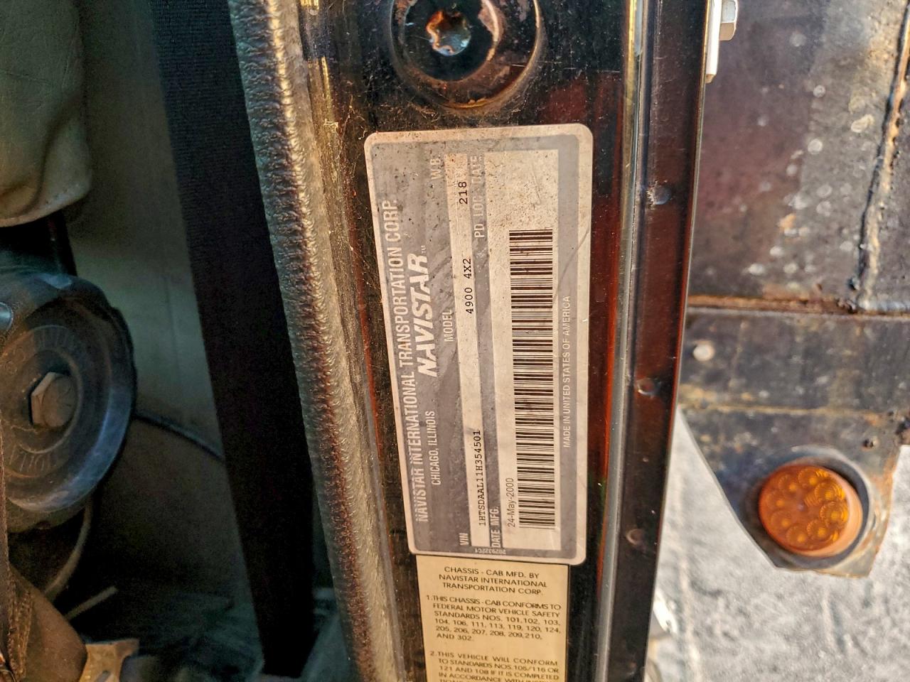 International 4900 4900 Image 10