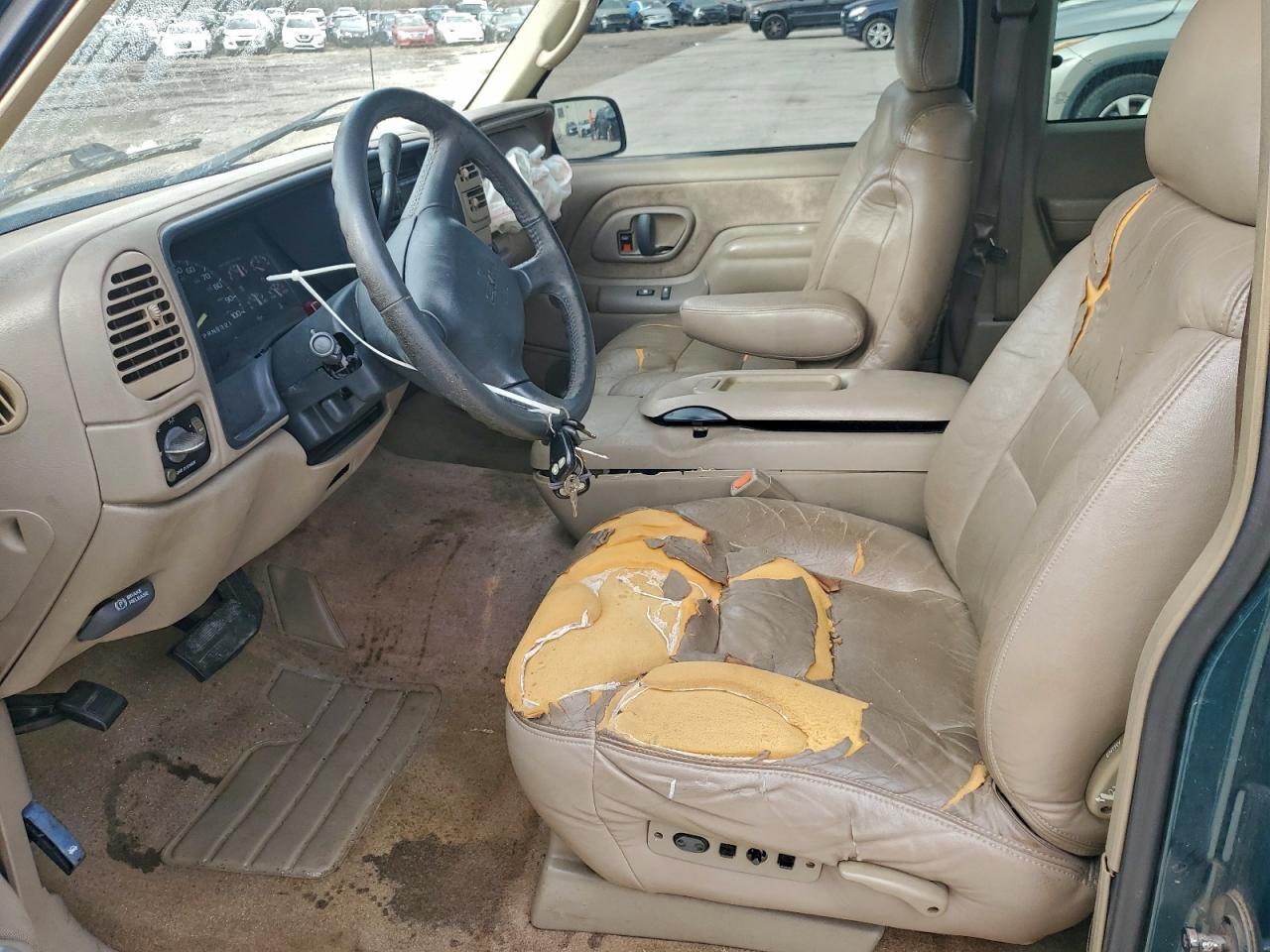 GMC Sierra C1500 Image 11