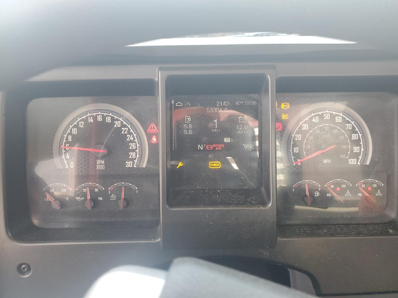 Mack Pinnacle Image 10