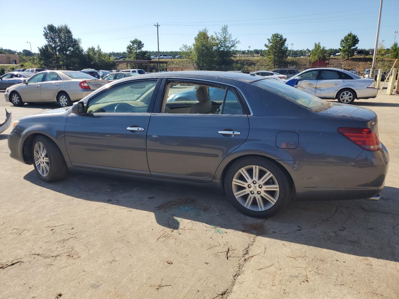 Toyota Avalon Xl Image 2