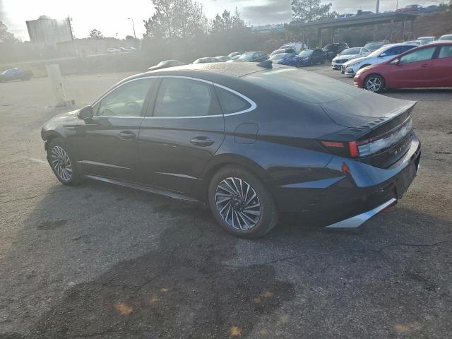 Hyundai SONATA Hybrid Image 2