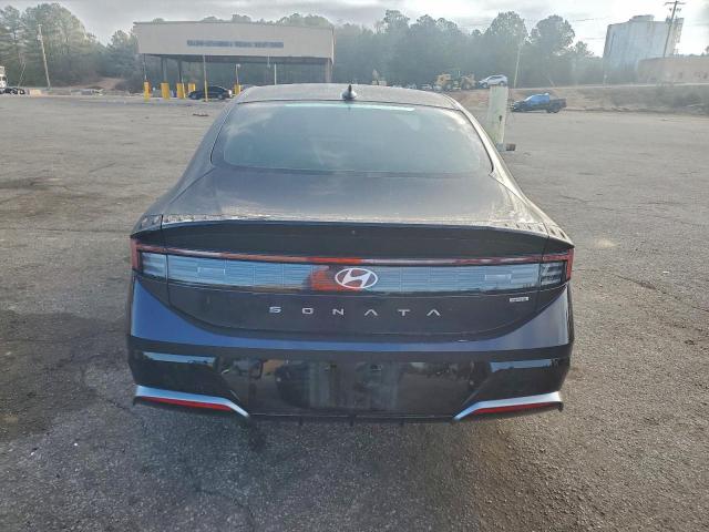 Hyundai SONATA Hybrid Image 4