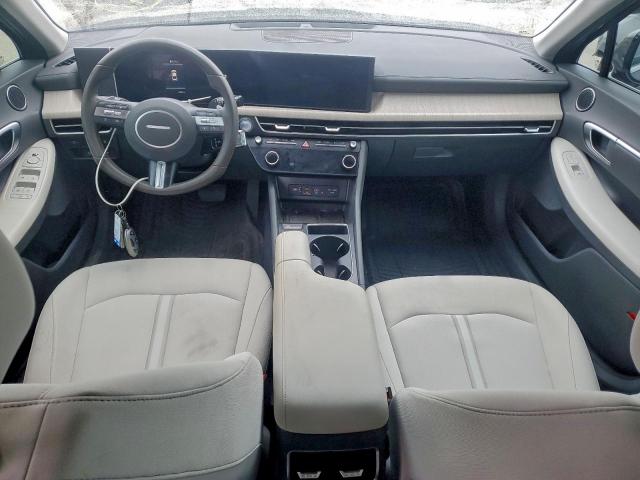 Hyundai SONATA Hybrid Image 11