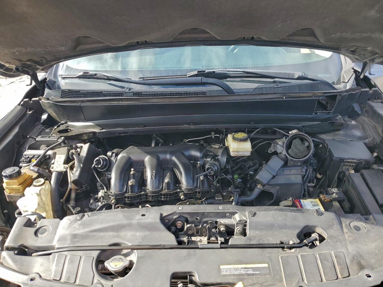 Nissan Pathfinder S Image 4