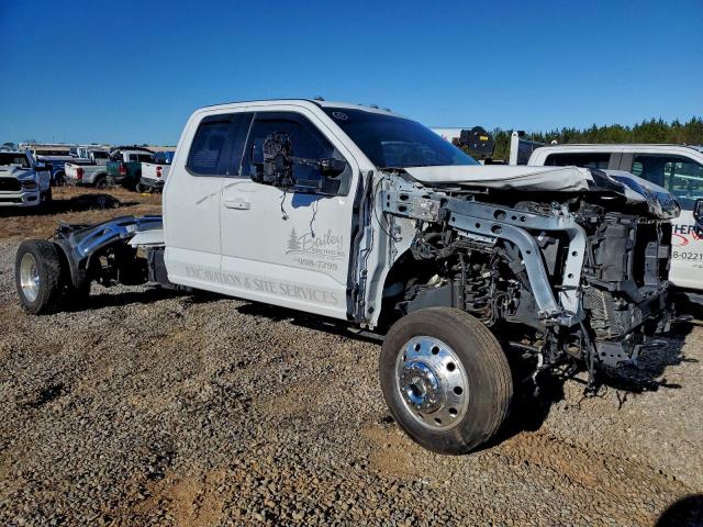 Ford F-550 Super Duty Image 4