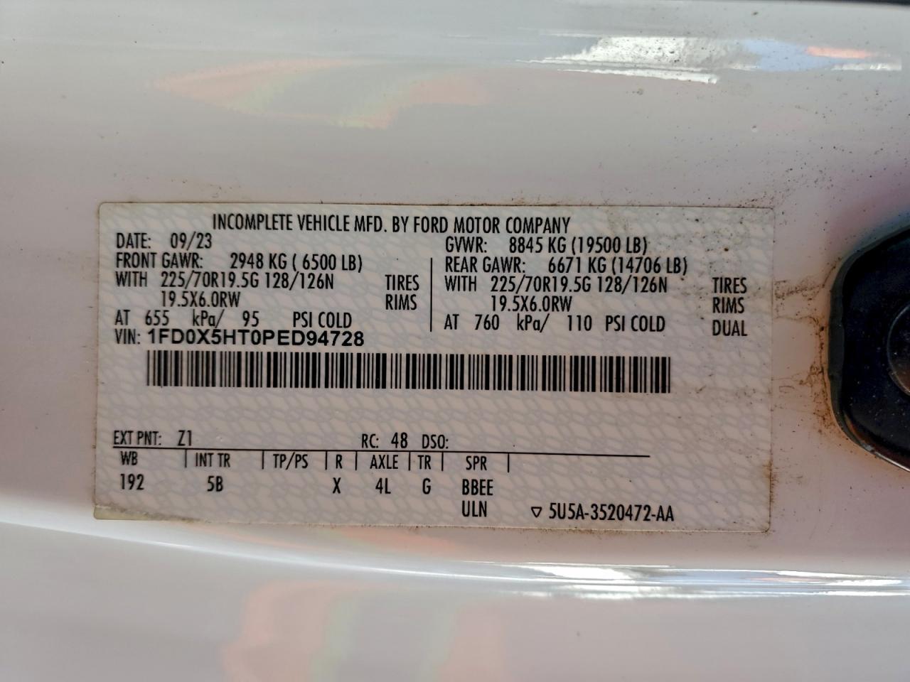 Ford F-550 Super Duty Image 9