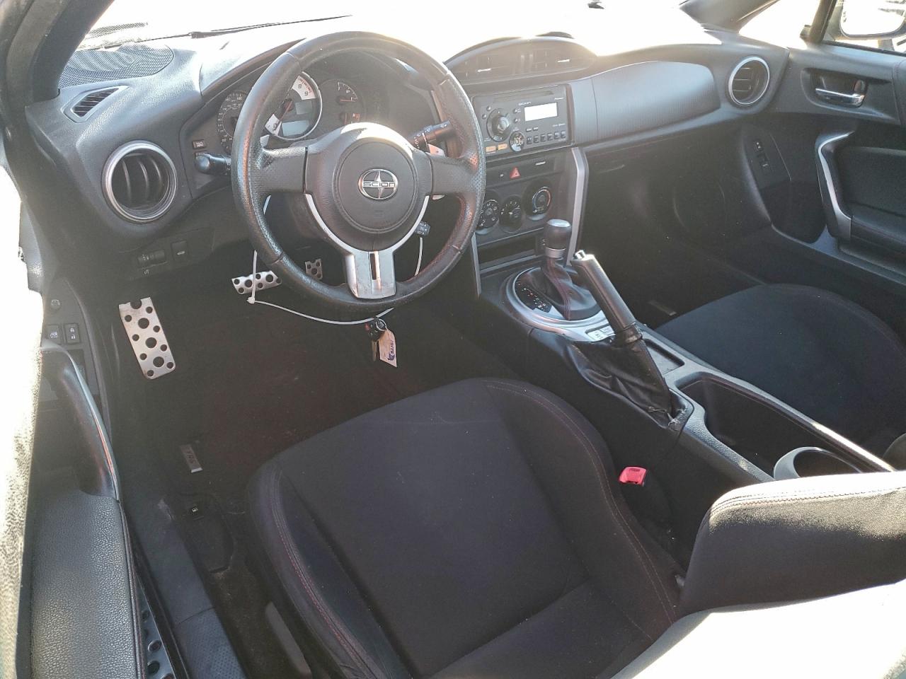 Toyota Scion Image 8