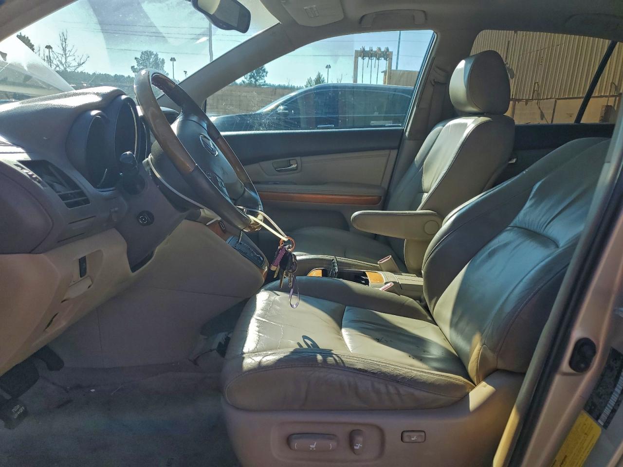 Lexus RX 330 Image 4