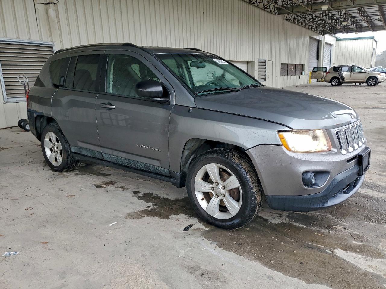 Jeep Compass Sport Image 2