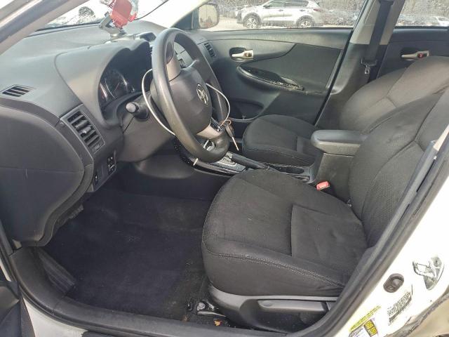 Toyota Corolla Base Image 11