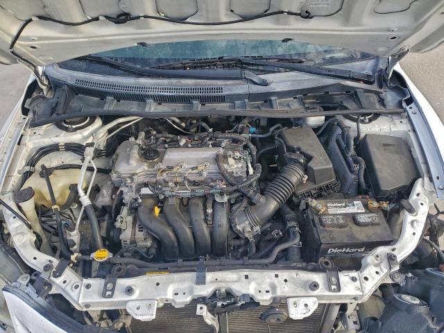 Toyota Corolla Base Image 9