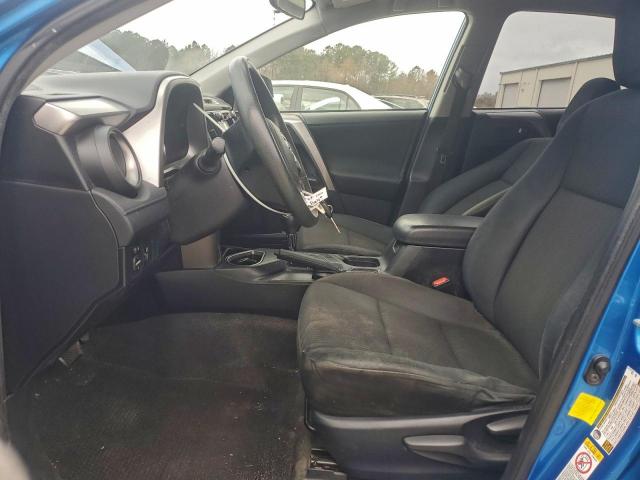 Toyota RAV4 Le Image 3