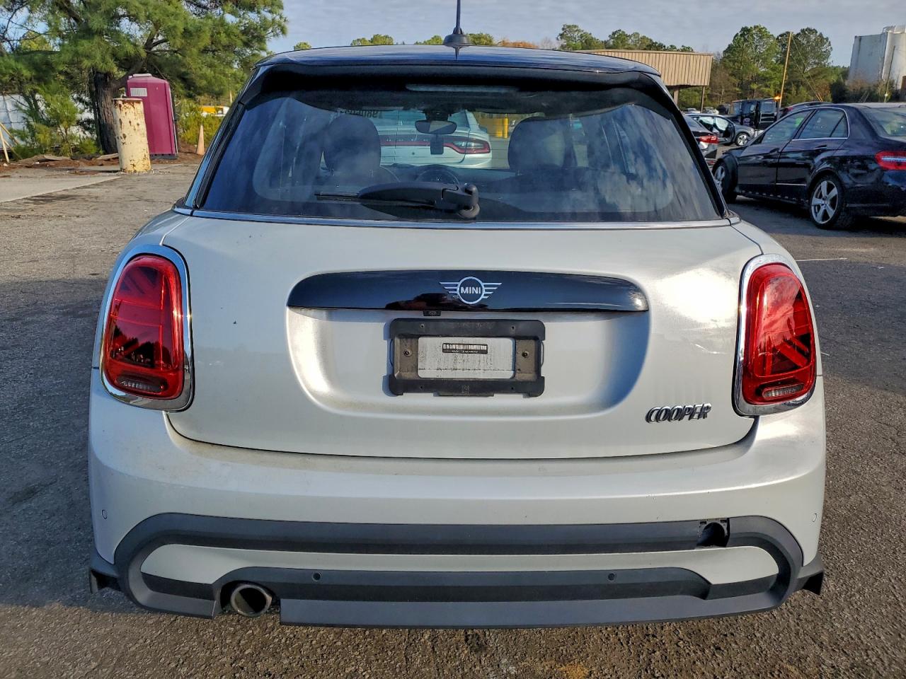 MINI Cooper Image 12