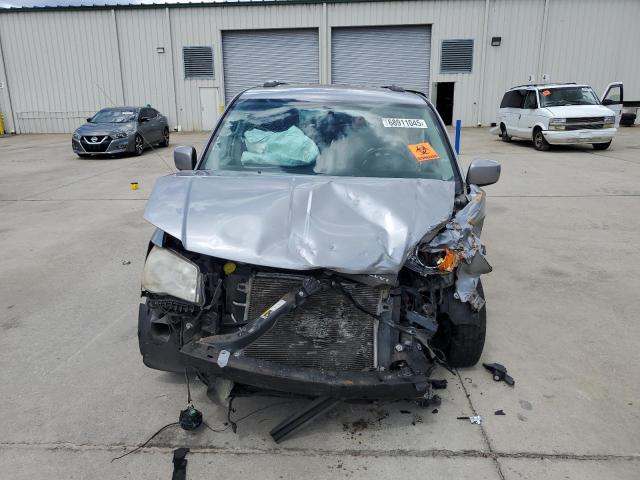 Chrysler Minivan Touring Image 11