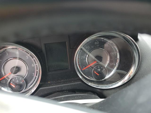 Chrysler Minivan Touring Image 5