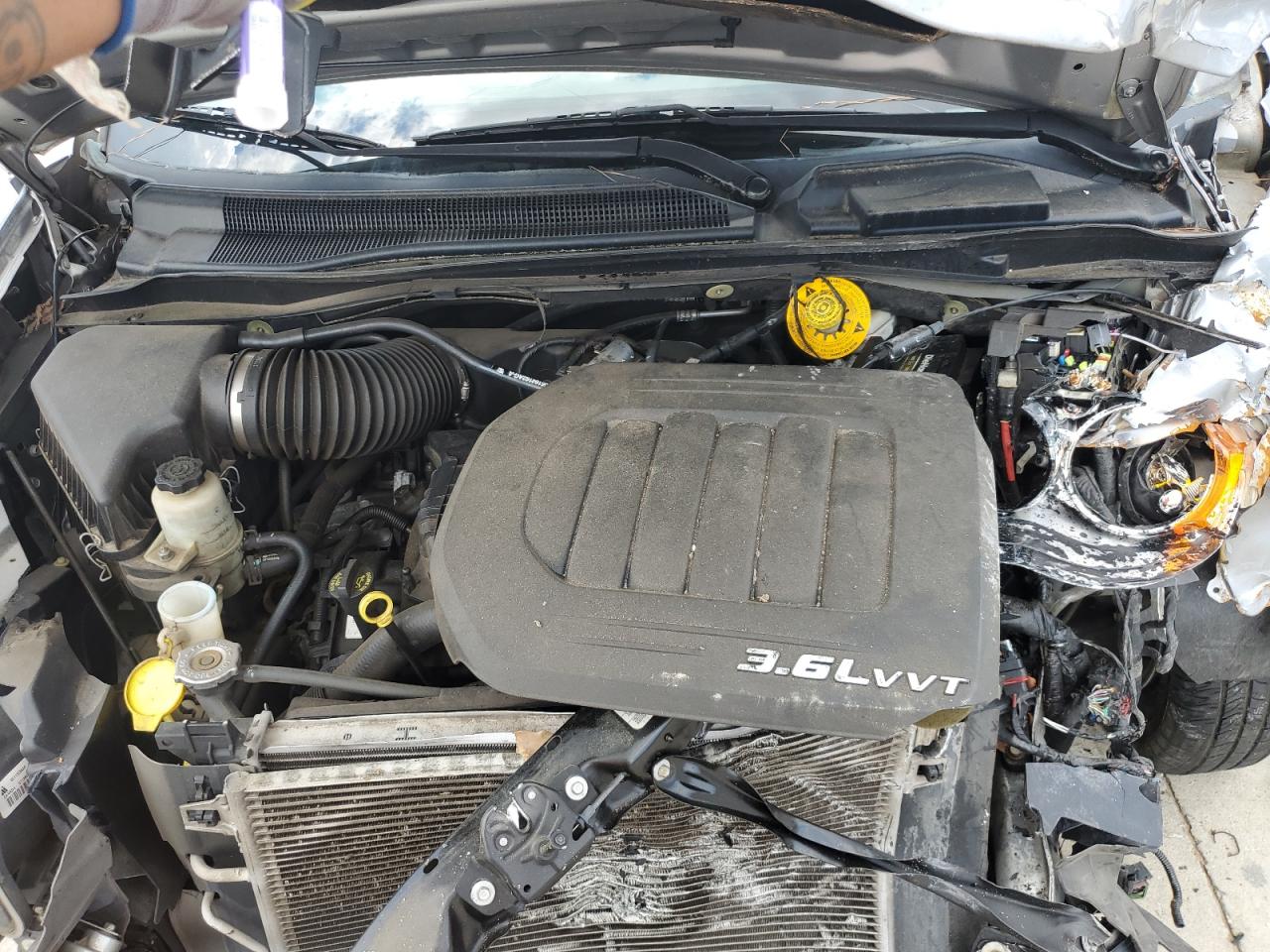 Chrysler Minivan Touring Image 8