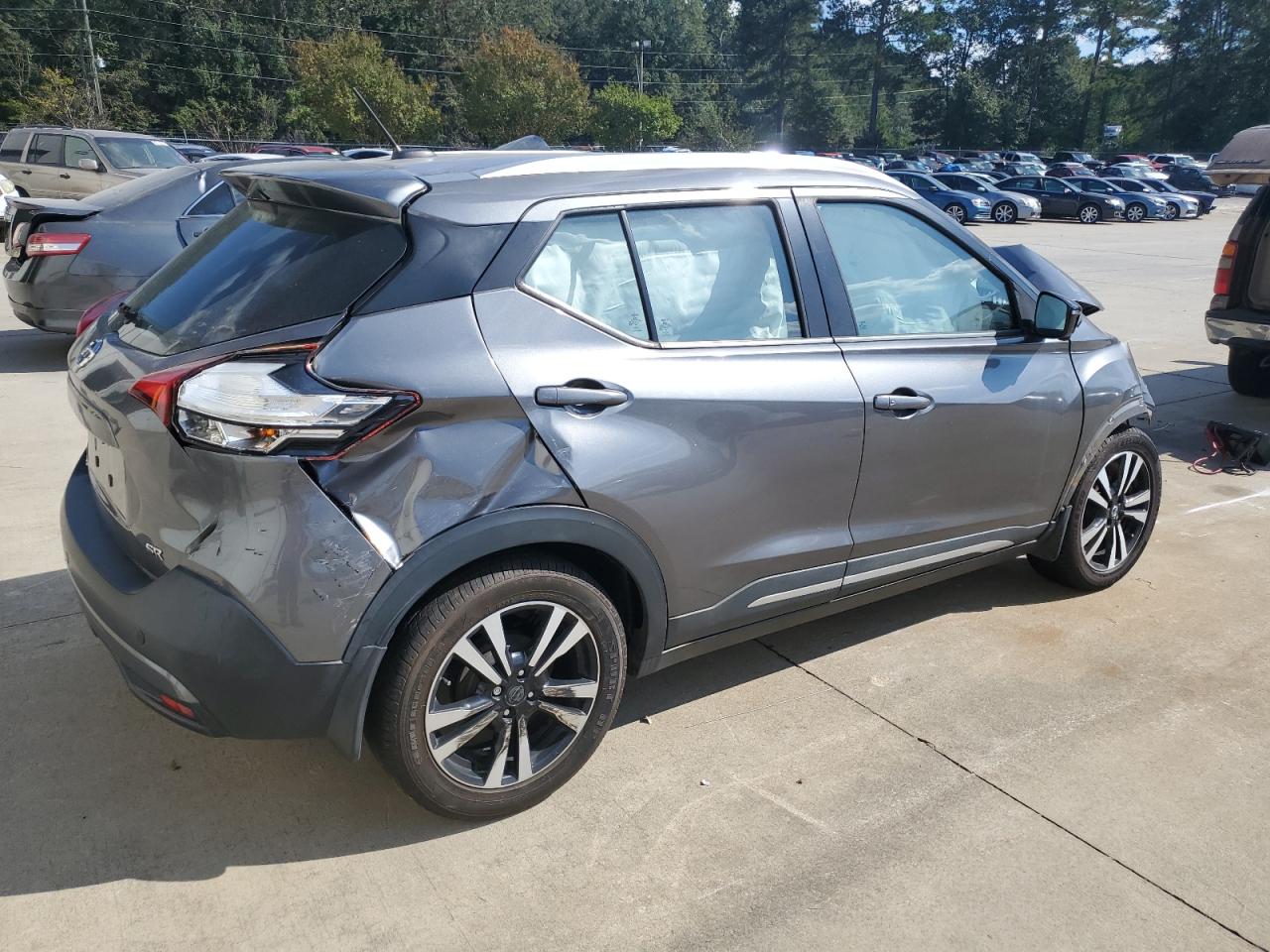 Nissan Kicks S Image 2