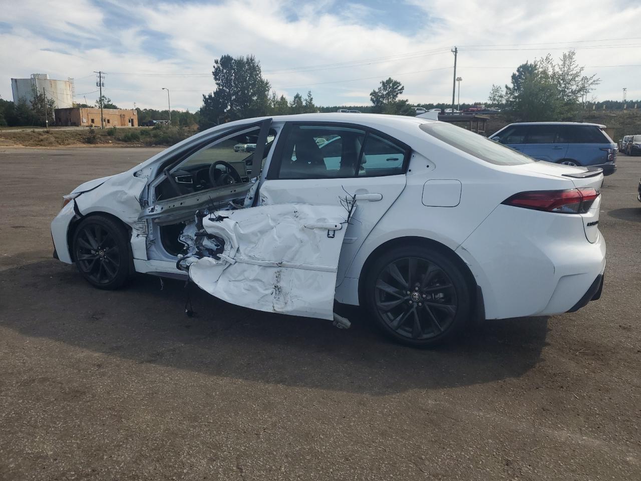 Toyota Corolla Xse Image 2