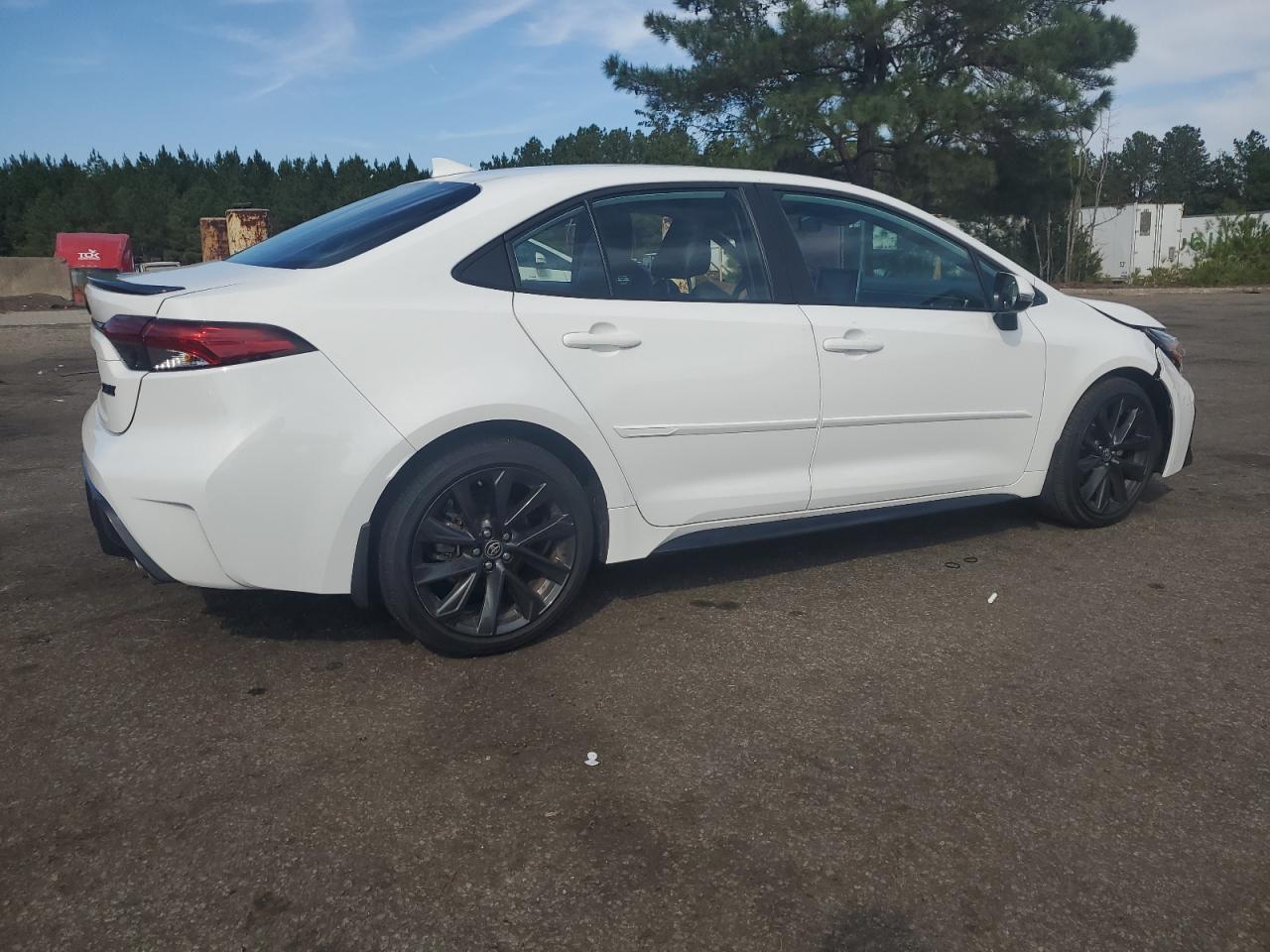 Toyota Corolla Xse Image 6