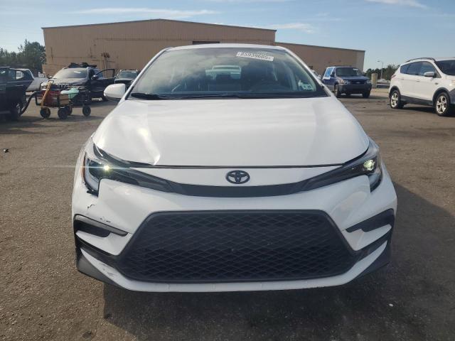 Toyota Corolla Xse Image 8