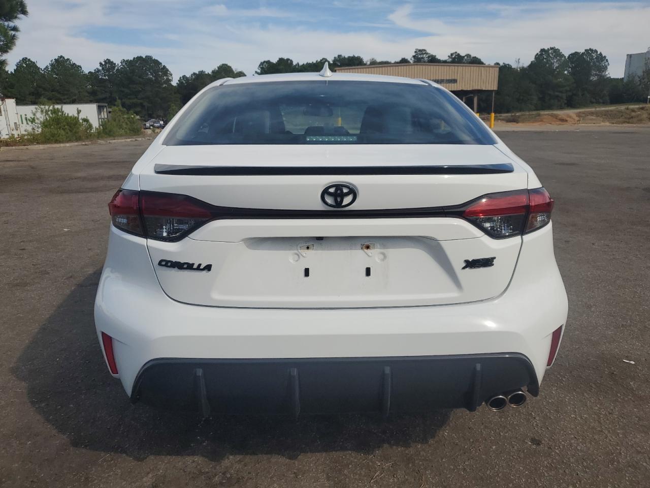 Toyota Corolla Xse Image 4