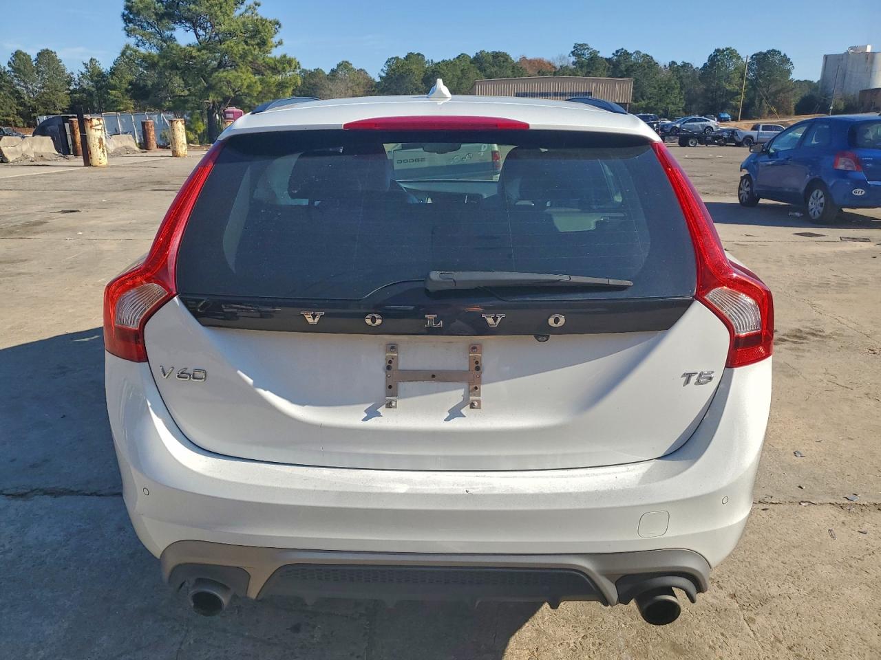 Volvo V60 T5 Dynamic Image 3