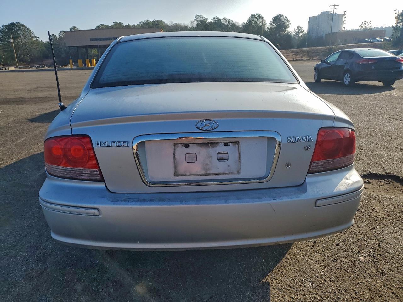 Hyundai SONATA Gl Image 4