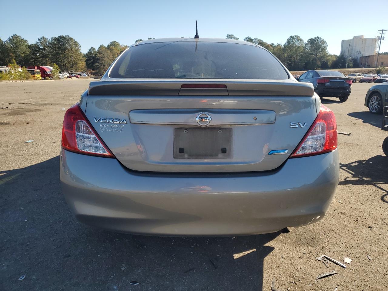 Nissan Versa S Image 6