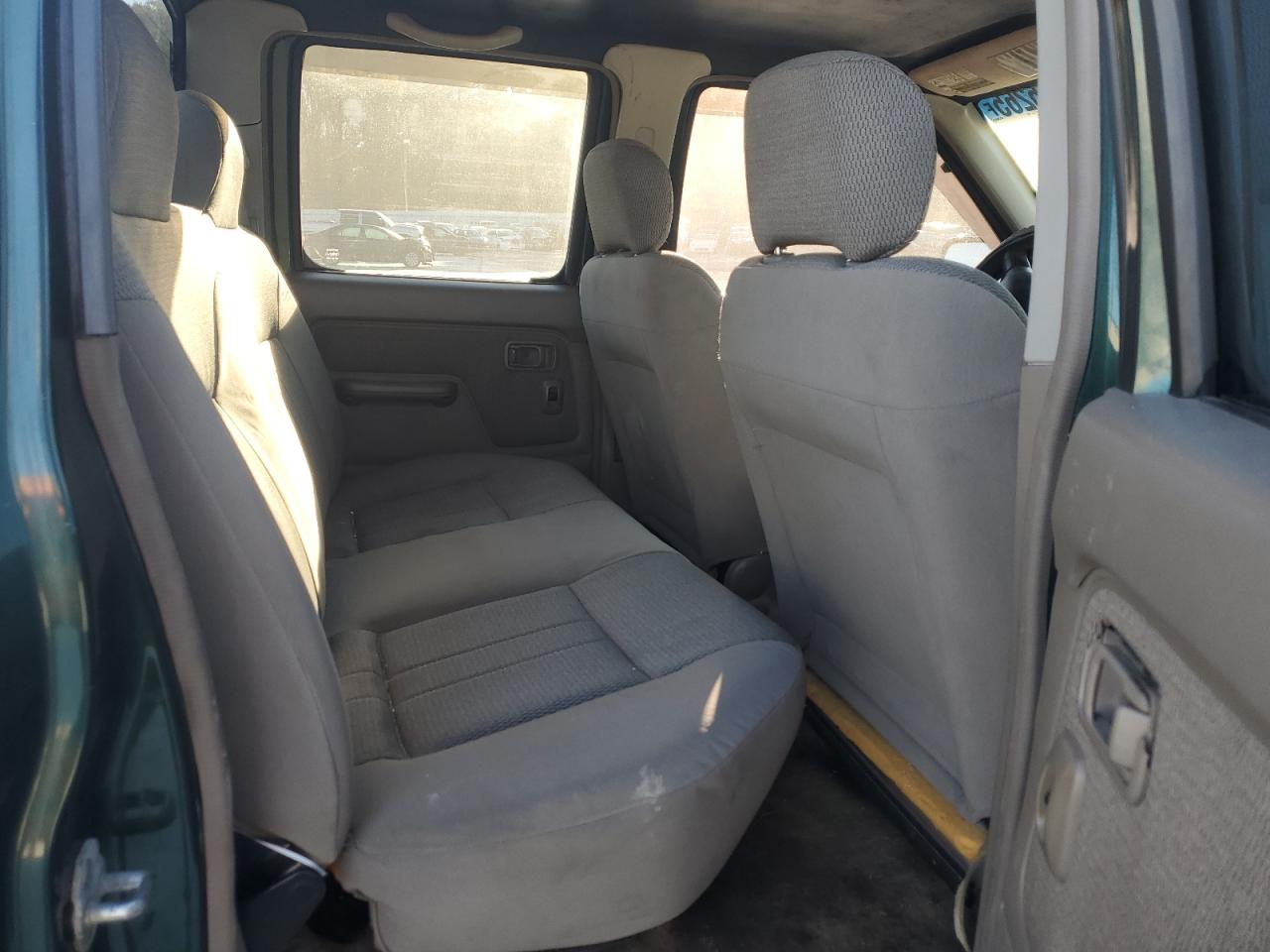 Nissan Frontier Crew Cab Xe Image 8